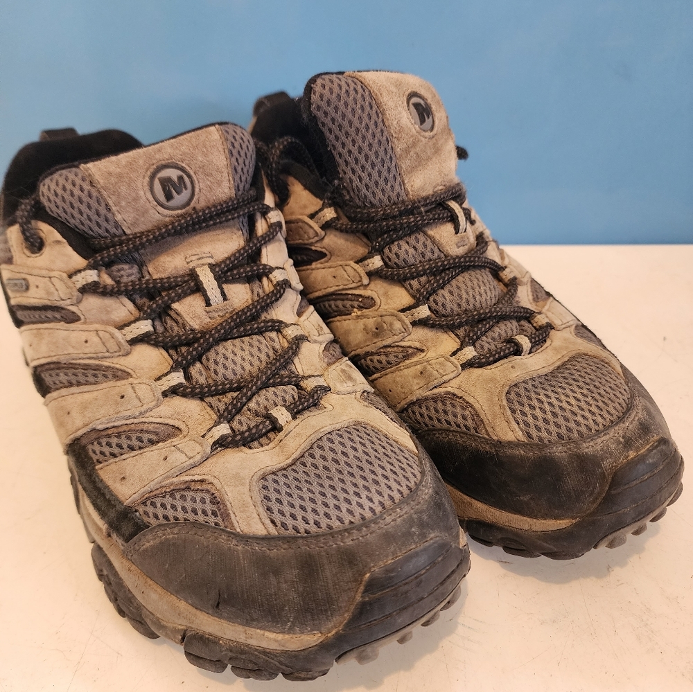Merrell Men's Moab Hiking Boot Size 8W